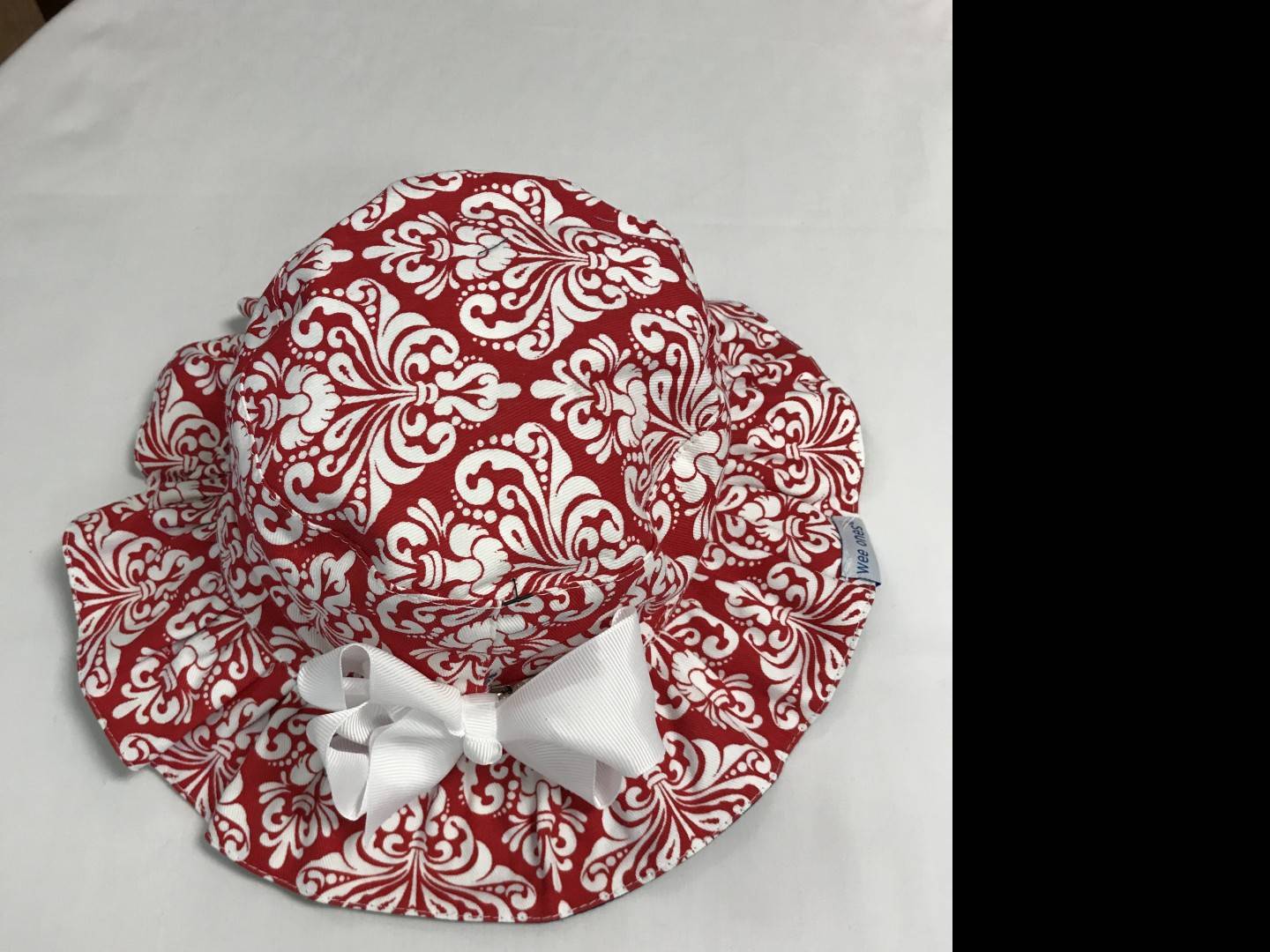 WEE ONES REVERSIBLE RED AND WHITE SUN HAT SIZE 12-18 MONTHS